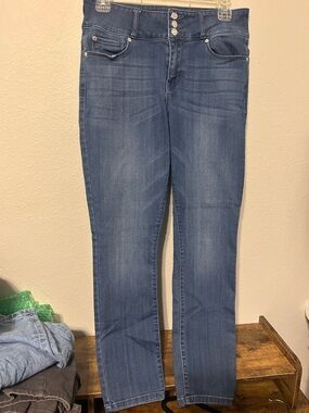 Guess Women's Blue Straight-Leg Jeans size 29
